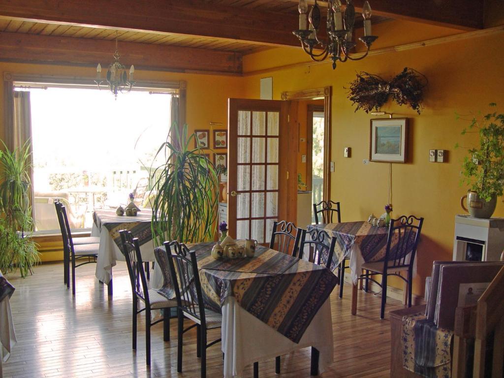 Gite La Halte Du Verger Bed And Breakfast Riviere-du-Loup Ngoại thất bức ảnh