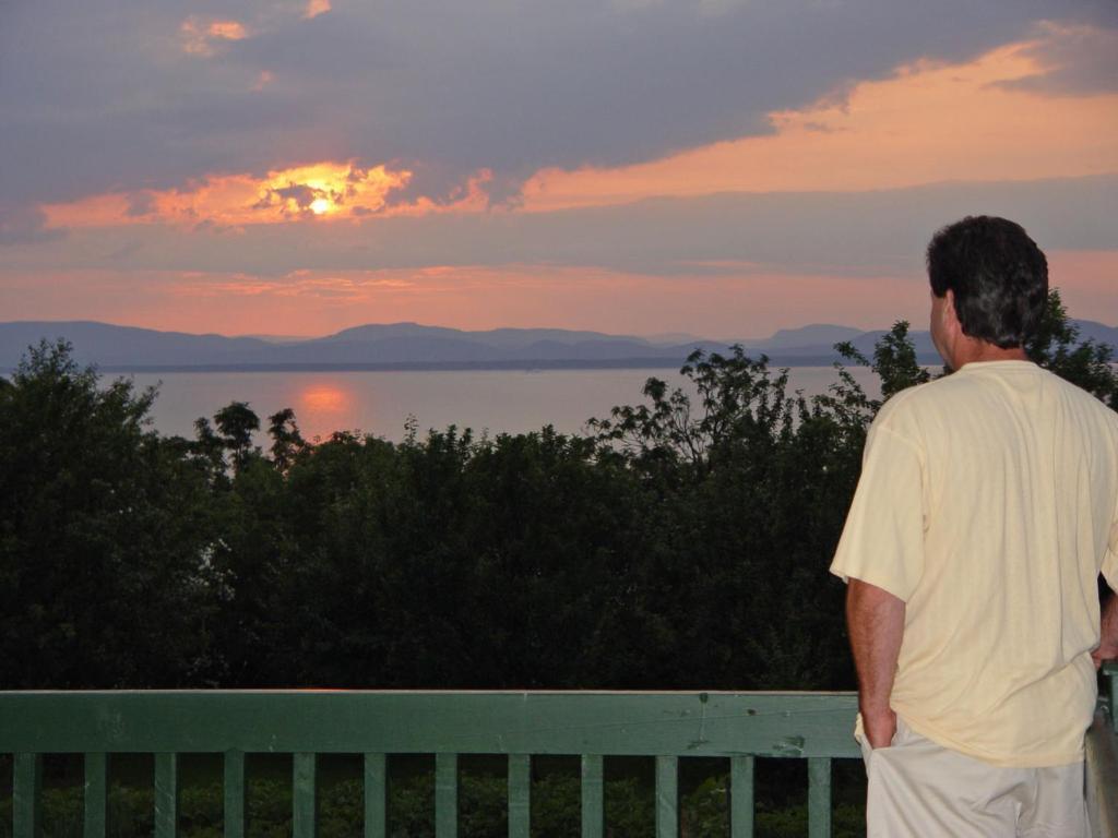 Gite La Halte Du Verger Bed And Breakfast Riviere-du-Loup Ngoại thất bức ảnh