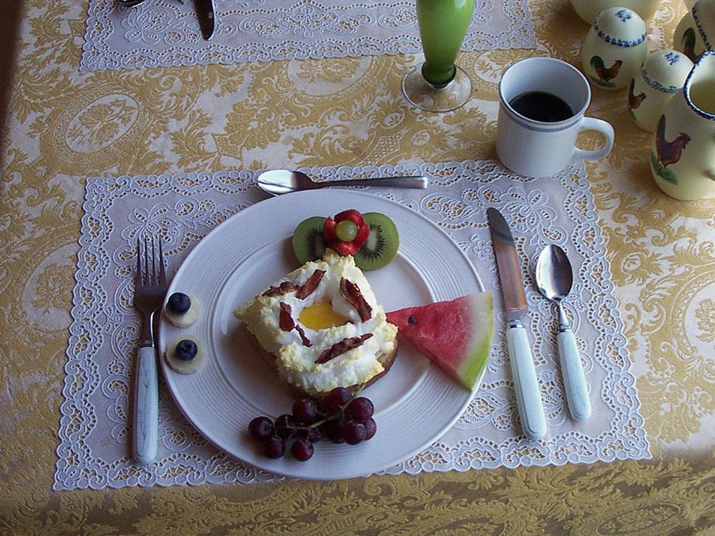 Gite La Halte Du Verger Bed And Breakfast Riviere-du-Loup Ngoại thất bức ảnh