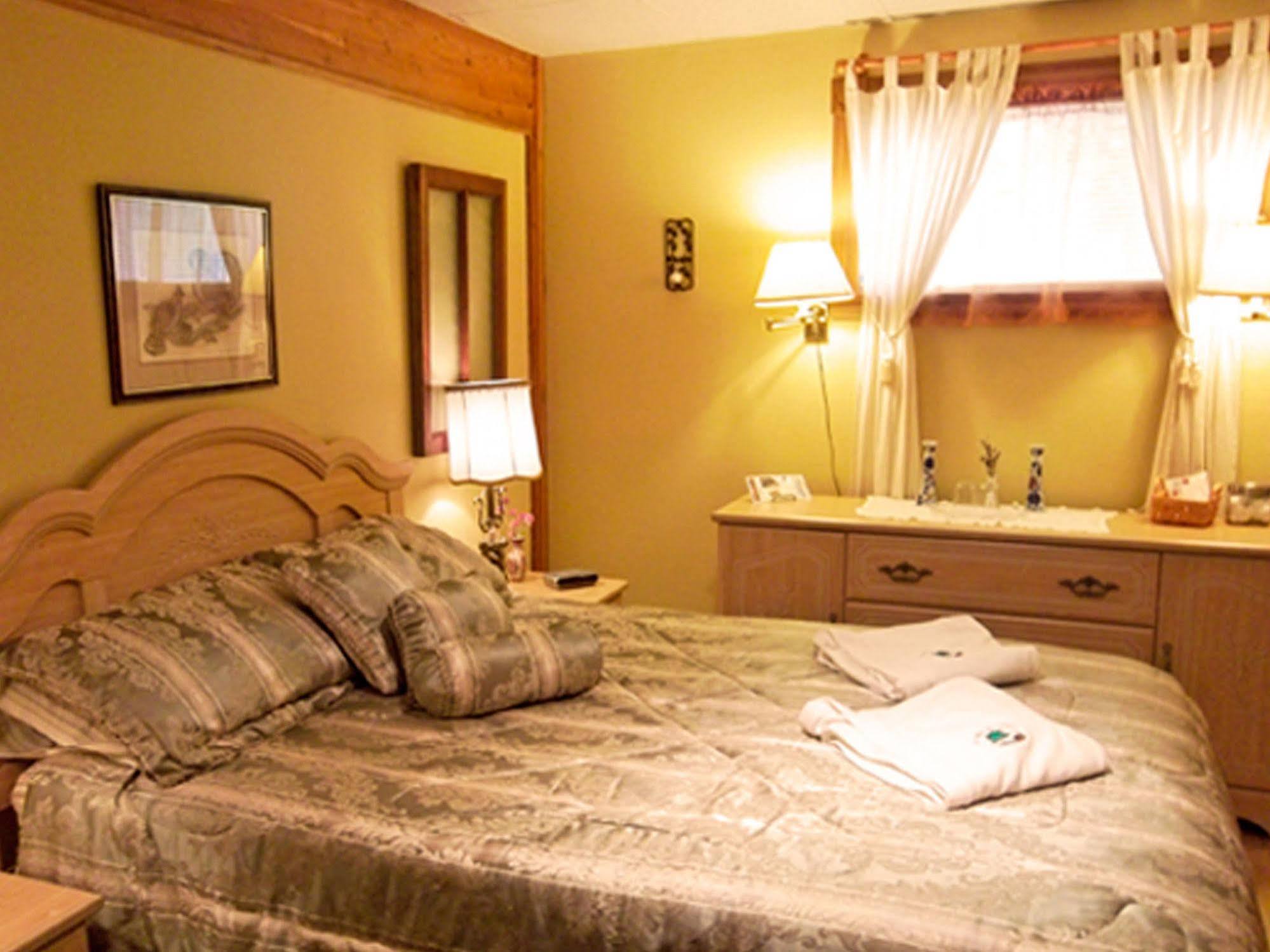 Gite La Halte Du Verger Bed And Breakfast Riviere-du-Loup Ngoại thất bức ảnh